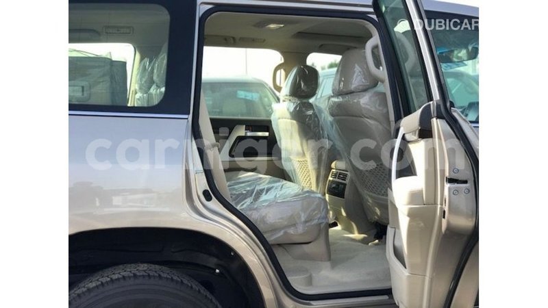 Big with watermark toyota land cruiser agadez import dubai 5912