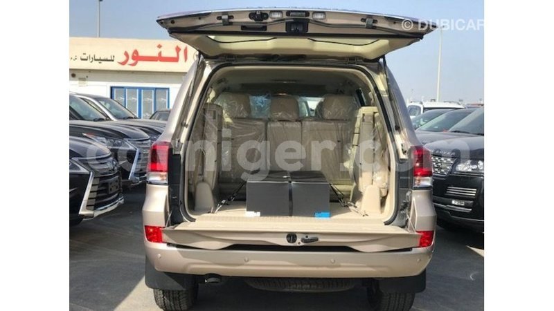 Big with watermark toyota land cruiser agadez import dubai 5912