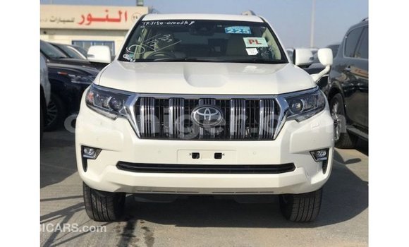 Acheter Import Voiture Toyota Prado Blanc à Import - Dubai, Agadez Acheter Import Voiture Toyota Prado Blanc à Import - Dubai, Agadez