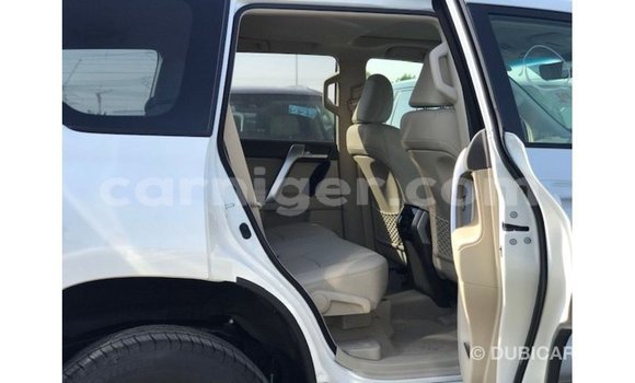 Acheter Import Voiture Toyota Prado Blanc à Import - Dubai, Agadez Acheter Import Voiture Toyota Prado Blanc à Import - Dubai, Agadez