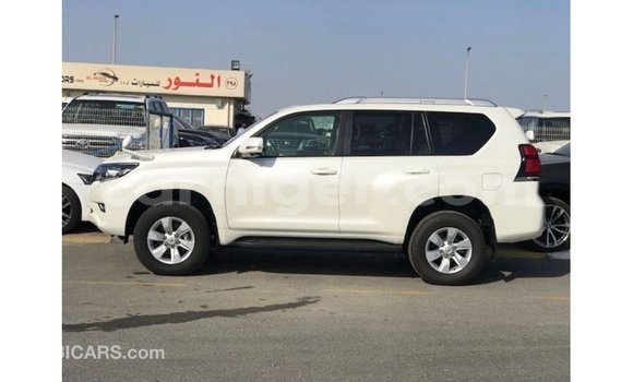 Acheter Import Voiture Toyota Prado Blanc à Import - Dubai, Agadez Acheter Import Voiture Toyota Prado Blanc à Import - Dubai, Agadez