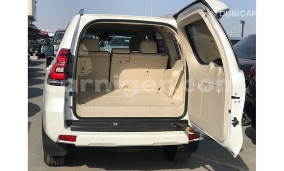 Acheter Import Voiture Toyota Prado Blanc à Import - Dubai, Agadez Acheter Import Voiture Toyota Prado Blanc à Import - Dubai, Agadez