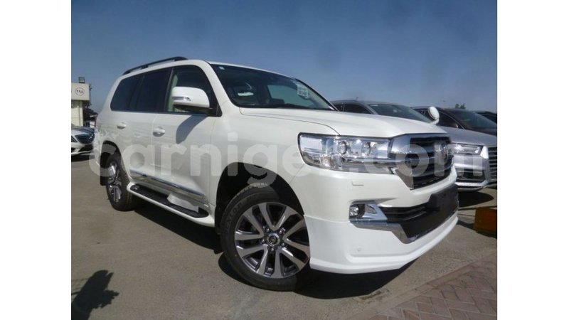 Big with watermark toyota land cruiser agadez import dubai 5917