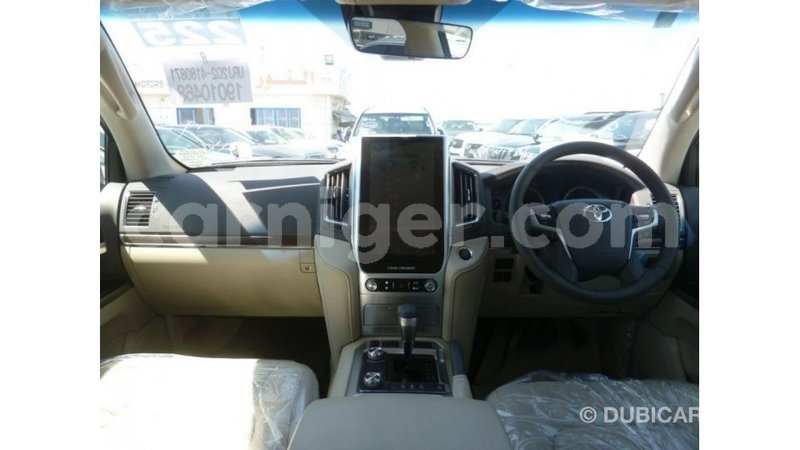 Big with watermark toyota land cruiser agadez import dubai 5917