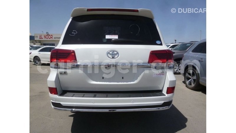 Big with watermark toyota land cruiser agadez import dubai 5917