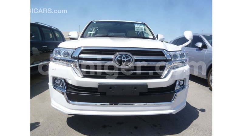 Big with watermark toyota land cruiser agadez import dubai 5917