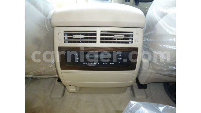 Big with watermark toyota land cruiser agadez import dubai 5917