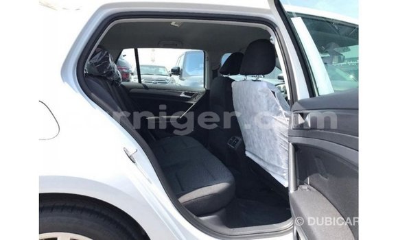 Acheter Import Voiture Volkswagen Golf Blanc à Import - Dubai, Agadez Acheter Import Voiture Volkswagen Golf Blanc à Import - Dubai, Agadez