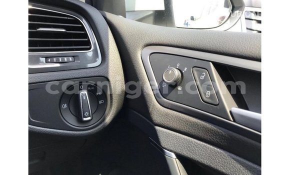 Acheter Import Voiture Volkswagen Golf Blanc à Import - Dubai, Agadez Acheter Import Voiture Volkswagen Golf Blanc à Import - Dubai, Agadez