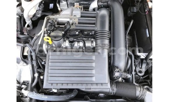 Acheter Import Voiture Volkswagen Golf Blanc à Import - Dubai, Agadez Acheter Import Voiture Volkswagen Golf Blanc à Import - Dubai, Agadez