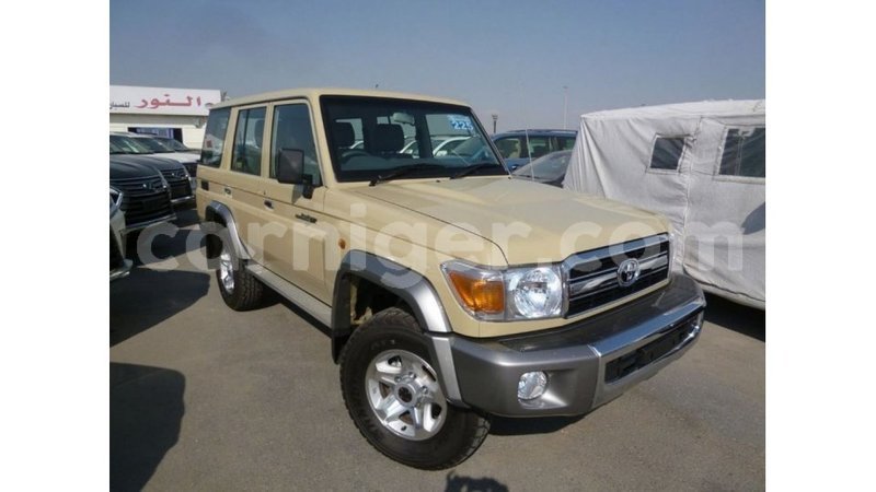 Big with watermark toyota land cruiser agadez import dubai 5924