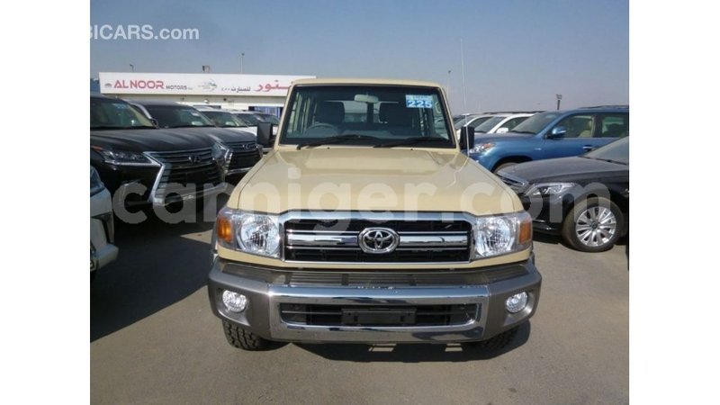 Big with watermark toyota land cruiser agadez import dubai 5924