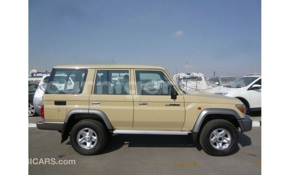 Acheter Import Utilitaire Toyota Land Cruiser Beige à Import - Dubai, Agadez Acheter Import Utilitaire Toyota Land Cruiser Beige à Import - Dubai, Agadez