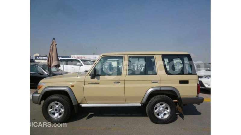 Big with watermark toyota land cruiser agadez import dubai 5924