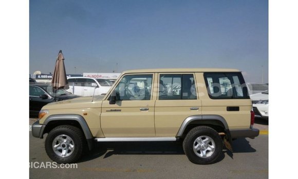 Acheter Import Utilitaire Toyota Land Cruiser Beige à Import - Dubai, Agadez Acheter Import Utilitaire Toyota Land Cruiser Beige à Import - Dubai, Agadez