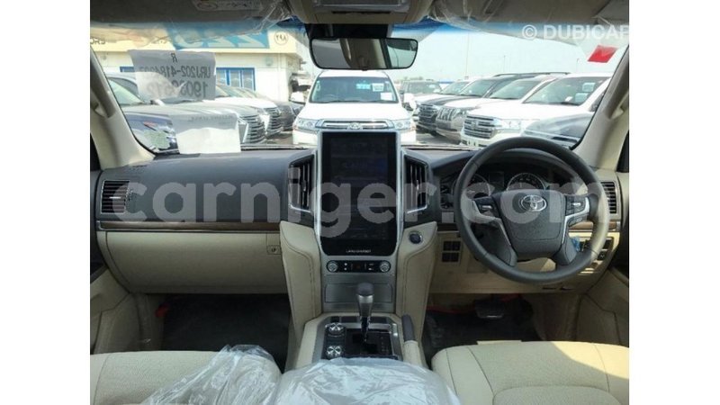 Big with watermark toyota land cruiser agadez import dubai 5926