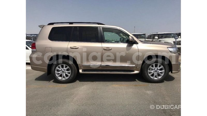 Big with watermark toyota land cruiser agadez import dubai 5926