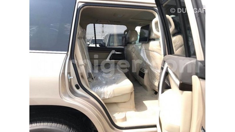 Big with watermark toyota land cruiser agadez import dubai 5926