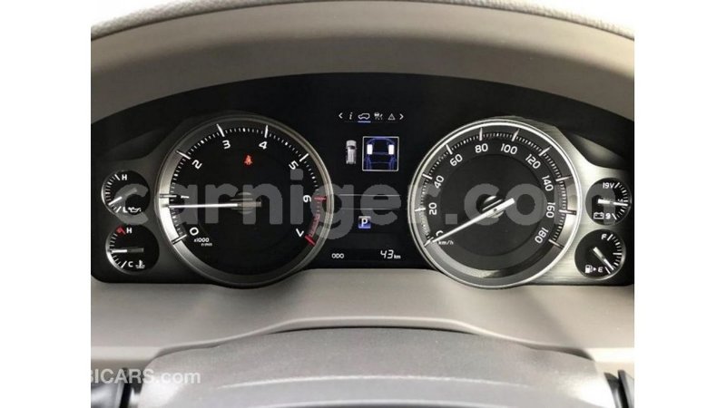 Big with watermark toyota land cruiser agadez import dubai 5926