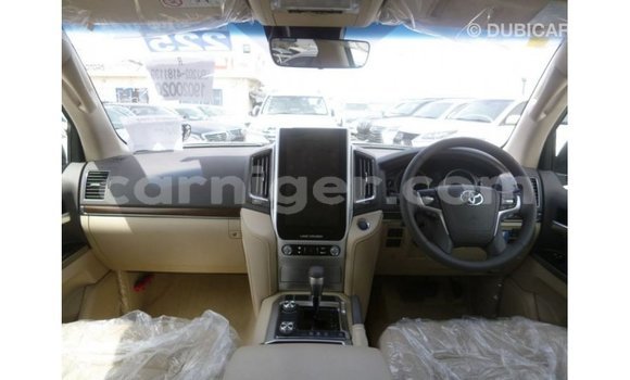 Acheter Import Utilitaire Toyota Land Cruiser Noir à Import - Dubai, Agadez Acheter Import Utilitaire Toyota Land Cruiser Noir à Import - Dubai, Agadez