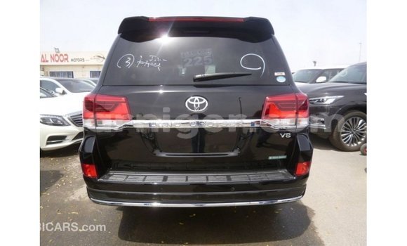 Acheter Import Utilitaire Toyota Land Cruiser Noir à Import - Dubai, Agadez Acheter Import Utilitaire Toyota Land Cruiser Noir à Import - Dubai, Agadez