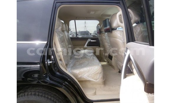 Acheter Import Utilitaire Toyota Land Cruiser Noir à Import - Dubai, Agadez Acheter Import Utilitaire Toyota Land Cruiser Noir à Import - Dubai, Agadez