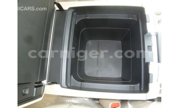 Acheter Import Utilitaire Toyota Land Cruiser Noir à Import - Dubai, Agadez Acheter Import Utilitaire Toyota Land Cruiser Noir à Import - Dubai, Agadez