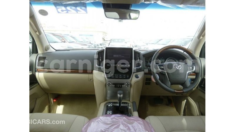 Big with watermark toyota land cruiser agadez import dubai 5928