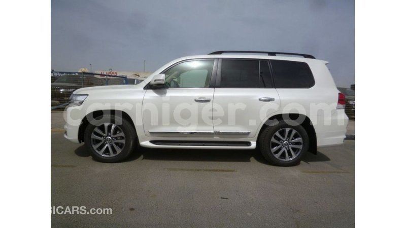 Big with watermark toyota land cruiser agadez import dubai 5928