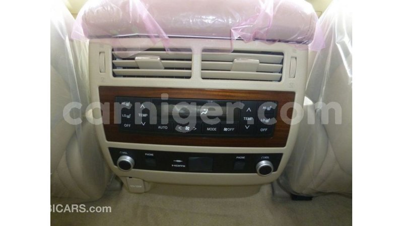 Big with watermark toyota land cruiser agadez import dubai 5928