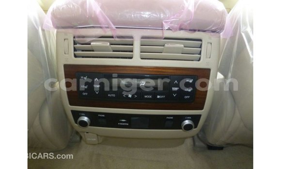 اشتري Imported Toyota Land Cruiser White شاحنة في Import - Dubai في أغاديز اشتري Imported Toyota Land Cruiser White شاحنة في Import - Dubai في أغاديز