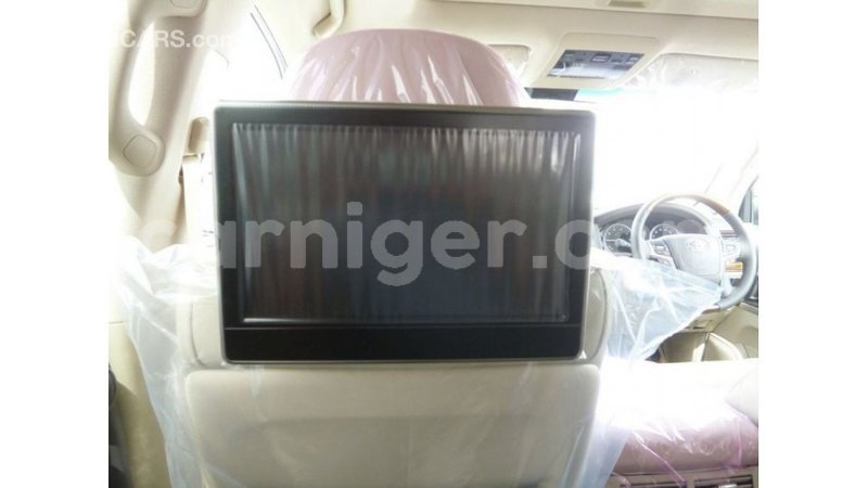 Big with watermark toyota land cruiser agadez import dubai 5928