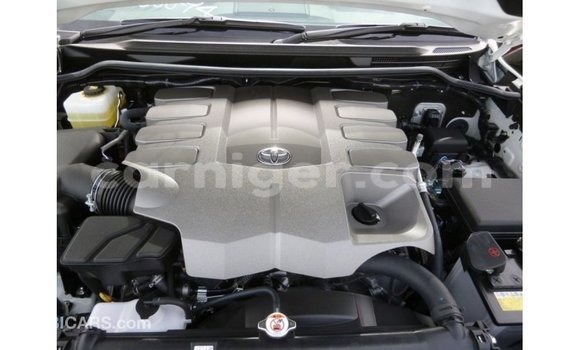 اشتري Imported Toyota Land Cruiser White شاحنة في Import - Dubai في أغاديز اشتري Imported Toyota Land Cruiser White شاحنة في Import - Dubai في أغاديز