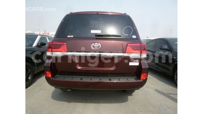 Big with watermark toyota land cruiser agadez import dubai 5929