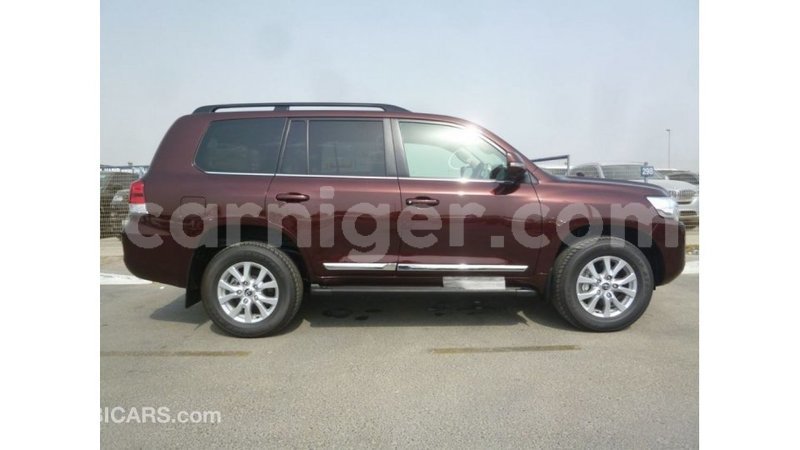 Big with watermark toyota land cruiser agadez import dubai 5929