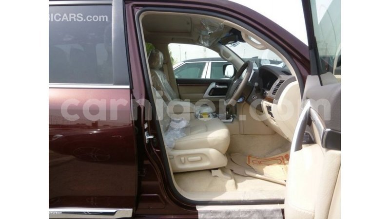 Big with watermark toyota land cruiser agadez import dubai 5929