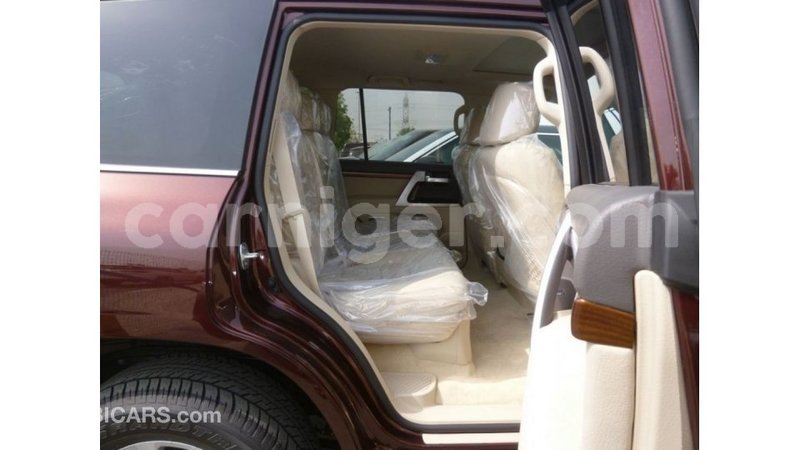 Big with watermark toyota land cruiser agadez import dubai 5929