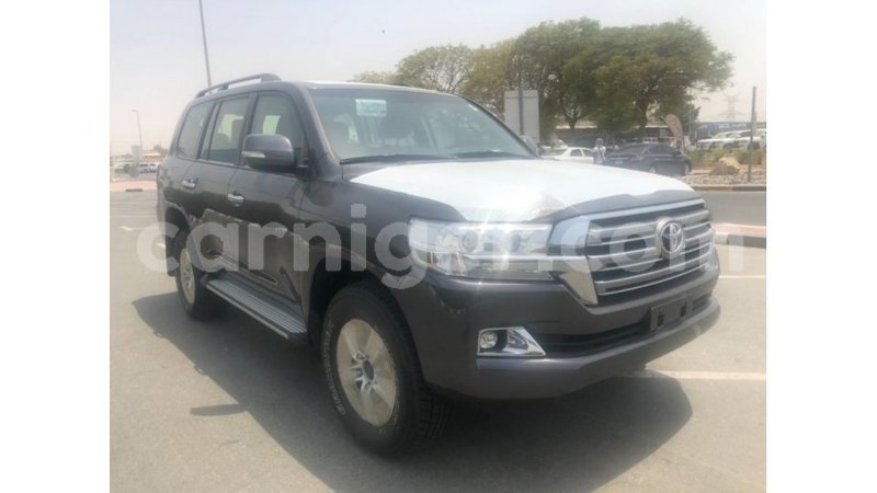 Big with watermark toyota land cruiser agadez import dubai 5930