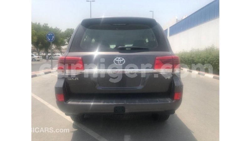 Big with watermark toyota land cruiser agadez import dubai 5930