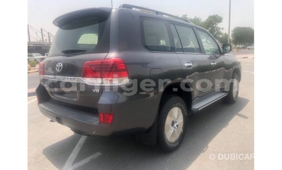 Buy Import Toyota Land Cruiser Other Truck in Import - Dubai in Agadez Buy Import Toyota Land Cruiser Other Truck in Import - Dubai in Agadez