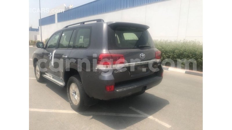 Big with watermark toyota land cruiser agadez import dubai 5930