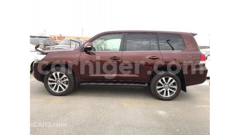 Big with watermark toyota land cruiser agadez import dubai 5931