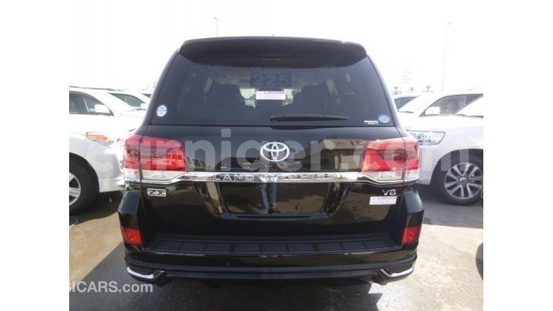 Big with watermark toyota land cruiser agadez import dubai 5932