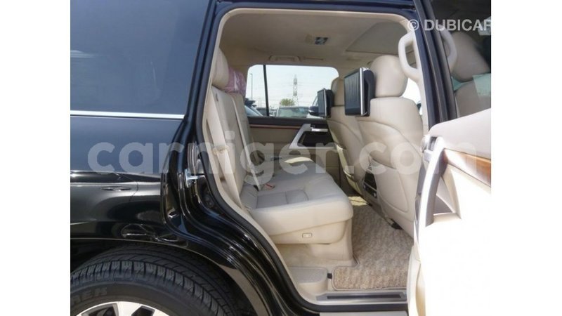 Big with watermark toyota land cruiser agadez import dubai 5932