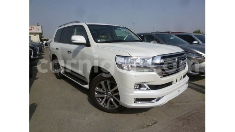 Big with watermark toyota land cruiser agadez import dubai 5933