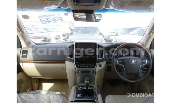 Sayi Imported Toyota Land Cruiser White Babbar mota in Import - Dubai a Agadez Sayi Imported Toyota Land Cruiser White Babbar mota in Import - Dubai a Agadez