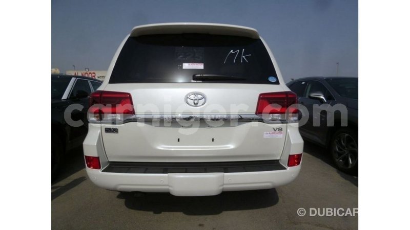 Big with watermark toyota land cruiser agadez import dubai 5933