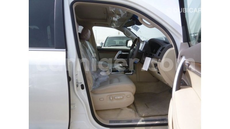 Big with watermark toyota land cruiser agadez import dubai 5933