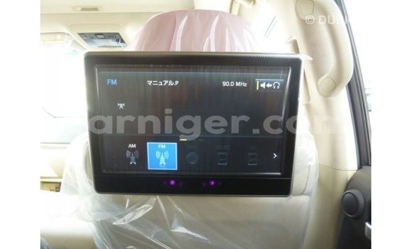 Sayi Imported Toyota Land Cruiser White Babbar mota in Import - Dubai a Agadez Sayi Imported Toyota Land Cruiser White Babbar mota in Import - Dubai a Agadez