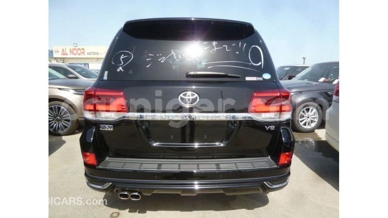 Big with watermark toyota land cruiser agadez import dubai 5934